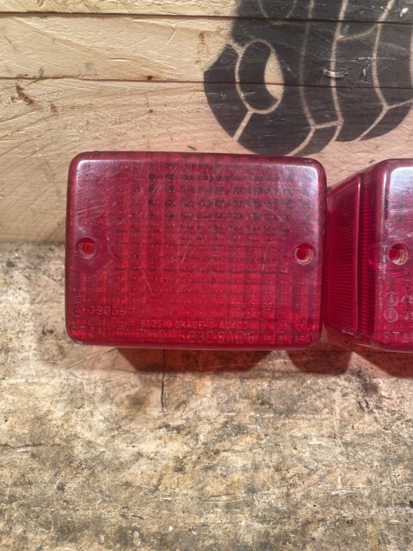 Cabochon Feu Arrière Peugeot 103V VS GL10 GT10 Rallye Rouge Origine 052352 Cabochon Feu Arrière Peugeot 103V VS GL10 GT10 Rallye Rouge Origine 052352