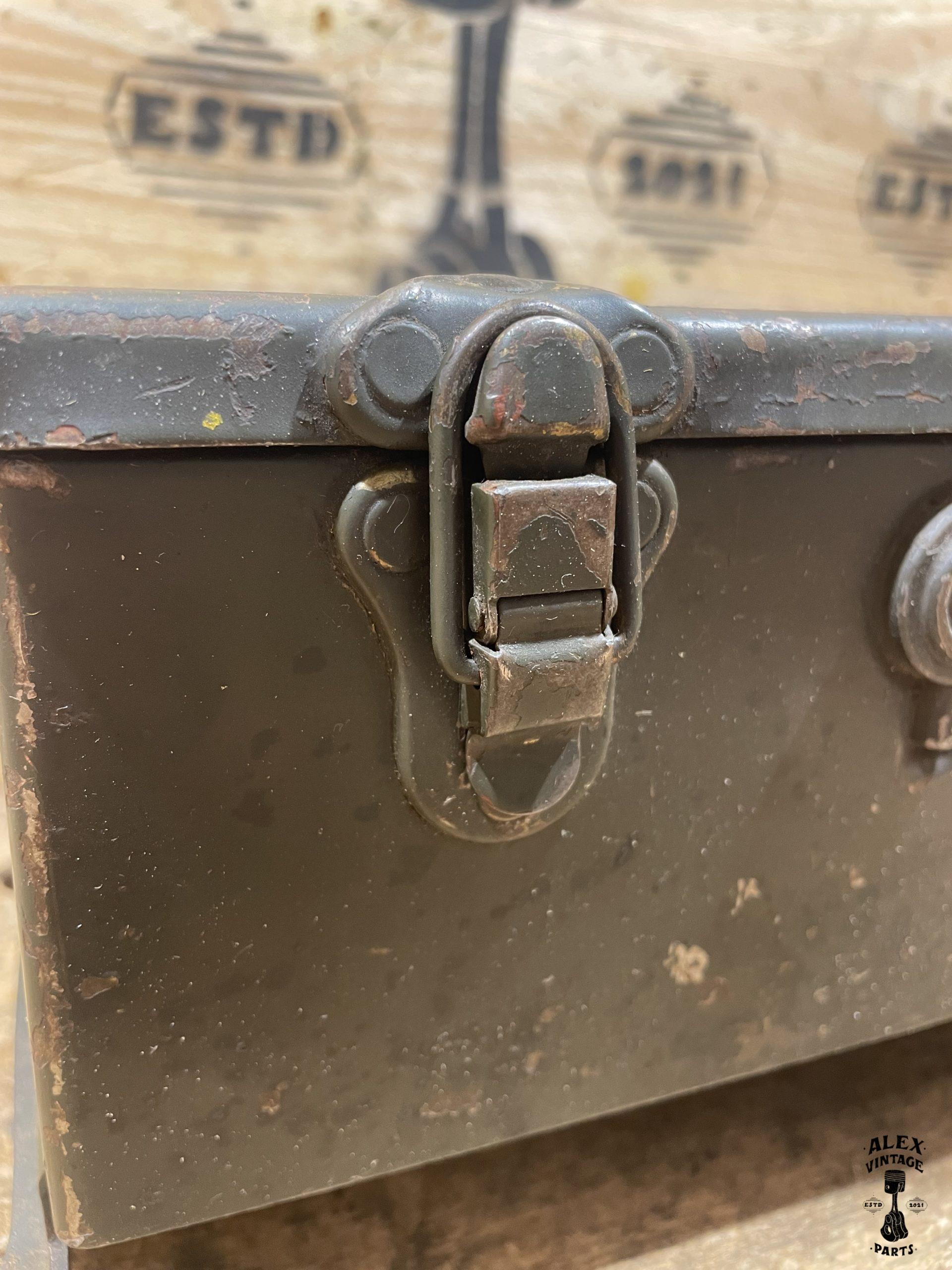 Boite à outil garde boue avant Harley-Davidson 1942 WLC