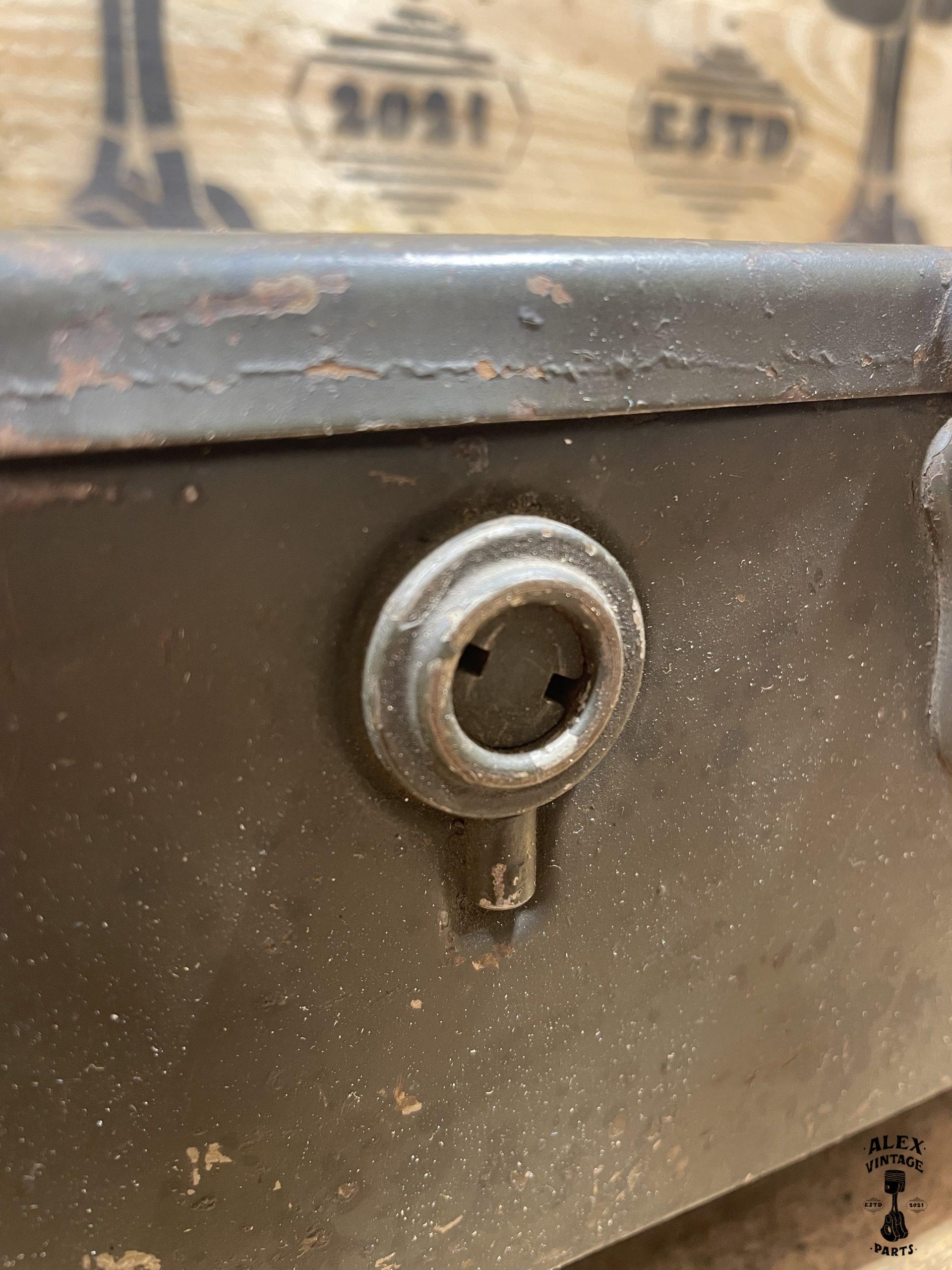 Boite à outil garde boue avant Harley-Davidson 1942 WLC